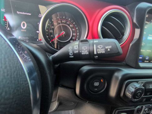 Used 2020 Jeep Wrangler Unlimited Rubicon AWD/4WD image 24