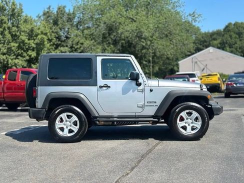 Used 2017 Jeep Wrangler Sport AWD/4WD image 6
