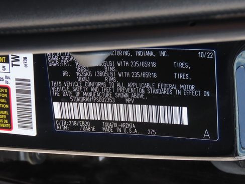 Used 2023 Toyota Highlander XLE FWD image 32