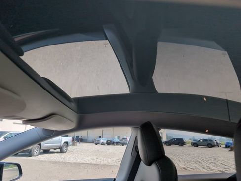 Used 2023 Tesla Model Y Long Range AWD/4WD image 28