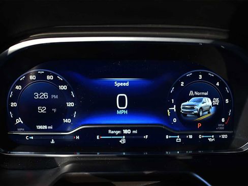 Used 2024 Chevrolet Tahoe Z71 w/ Luxury Package image 15