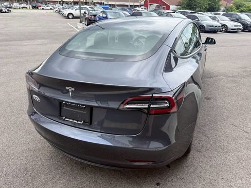 Used 2022 Tesla Model 3 Standard Range RWD image 8