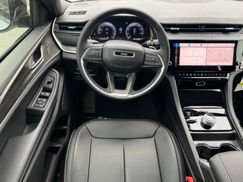 New 2026 Jeep Grand Cherokee Limited AWD/4WD image 38