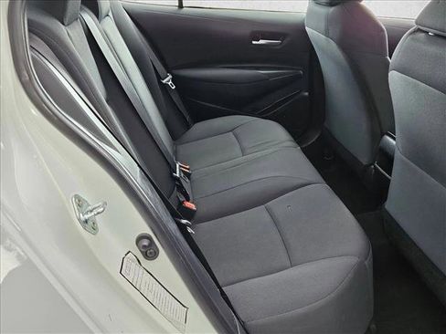 Used 2021 Toyota Corolla LE image 14