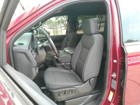 Used 2021 Chevrolet Suburban LS RWD image 16