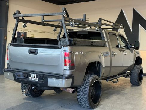 Used 2009 GMC Sierra 2500 SLT w/ Entertainment Package AWD/4WD image 4