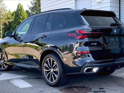 Used 2024 BMW X5 xDrive40i w/ M Sport Package AWD/4WD image 3