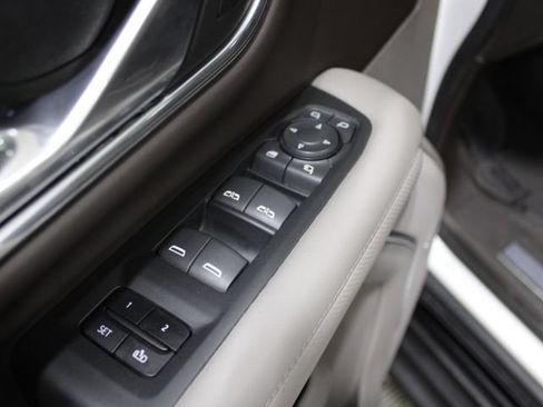 Used 2021 GMC Yukon SLT w/ SLT Premium Package AWD/4WD image 19