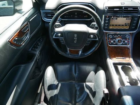 Used 2017 Lincoln Continental Select FWD image 12