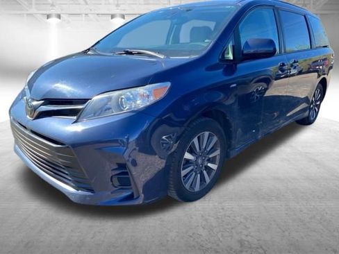 Used 2020 Toyota Sienna LE AWD/4WD image 11