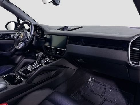 Used 2020 Porsche Cayenne AWD/4WD image 27