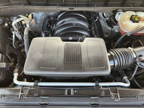 Used 2021 Chevrolet Tahoe Z71 w/ Z71 Off-Road Package image 39