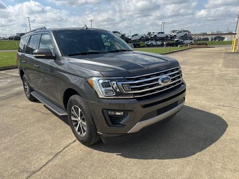 Used 2018 Ford Expedition XLT w/ Equipment Group 202A image 1