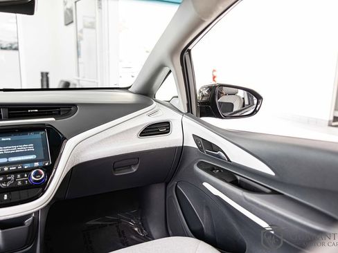 Used 2020 Chevrolet Bolt LT FWD image 33