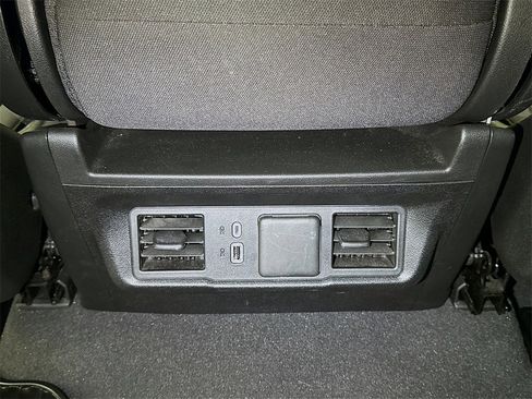 Certified 2025 Chevrolet Silverado 1500 LT image 23