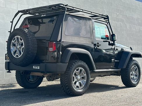 Used 2016 Jeep Wrangler Rubicon w/ Power Convenience Group AWD/4WD image 4