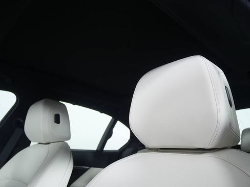 Used 2026 BMW 530i w/ Executive Package RWD image 12
