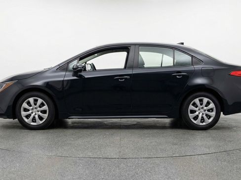 Used 2025 Toyota Corolla LE FWD image 4