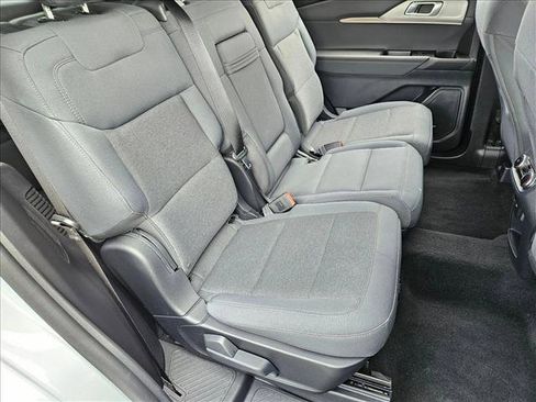 Used 2025 Ford Explorer Active image 19