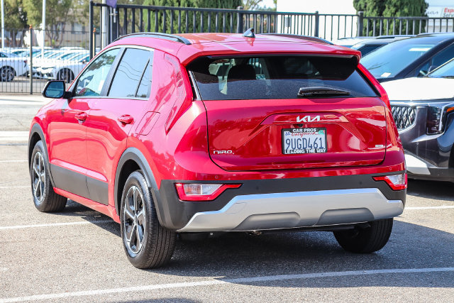 Certified 2025 Kia Niro EX FWD image 7
