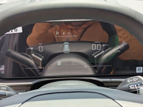 New 2026 Kia Sportage EX image 33