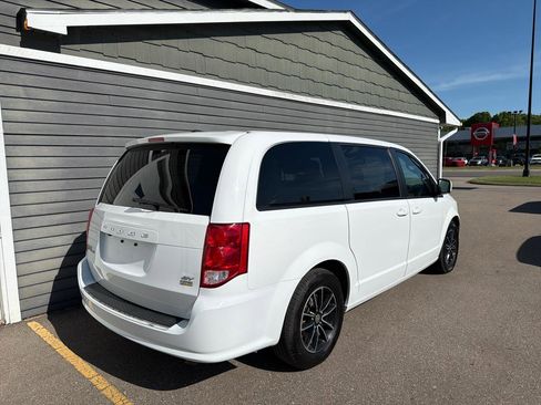 Used 2019 Dodge Grand Caravan GT FWD image 5