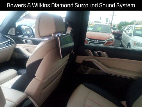 Used 2021 BMW ALPINA XB7 image 35