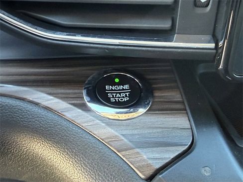 Used 2020 Ford Explorer Limited image 23