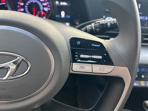 Used 2022 Hyundai Elantra SEL FWD image 43
