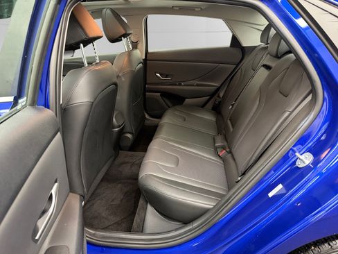 Certified 2023 Hyundai Elantra Limited FWD image 13
