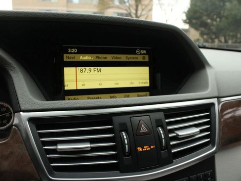 Used 2012 Mercedes-Benz E 350 4MATIC Sedan image 37