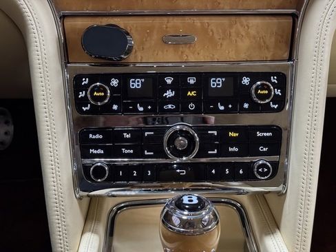 Used 2012 Bentley Mulsanne image 29
