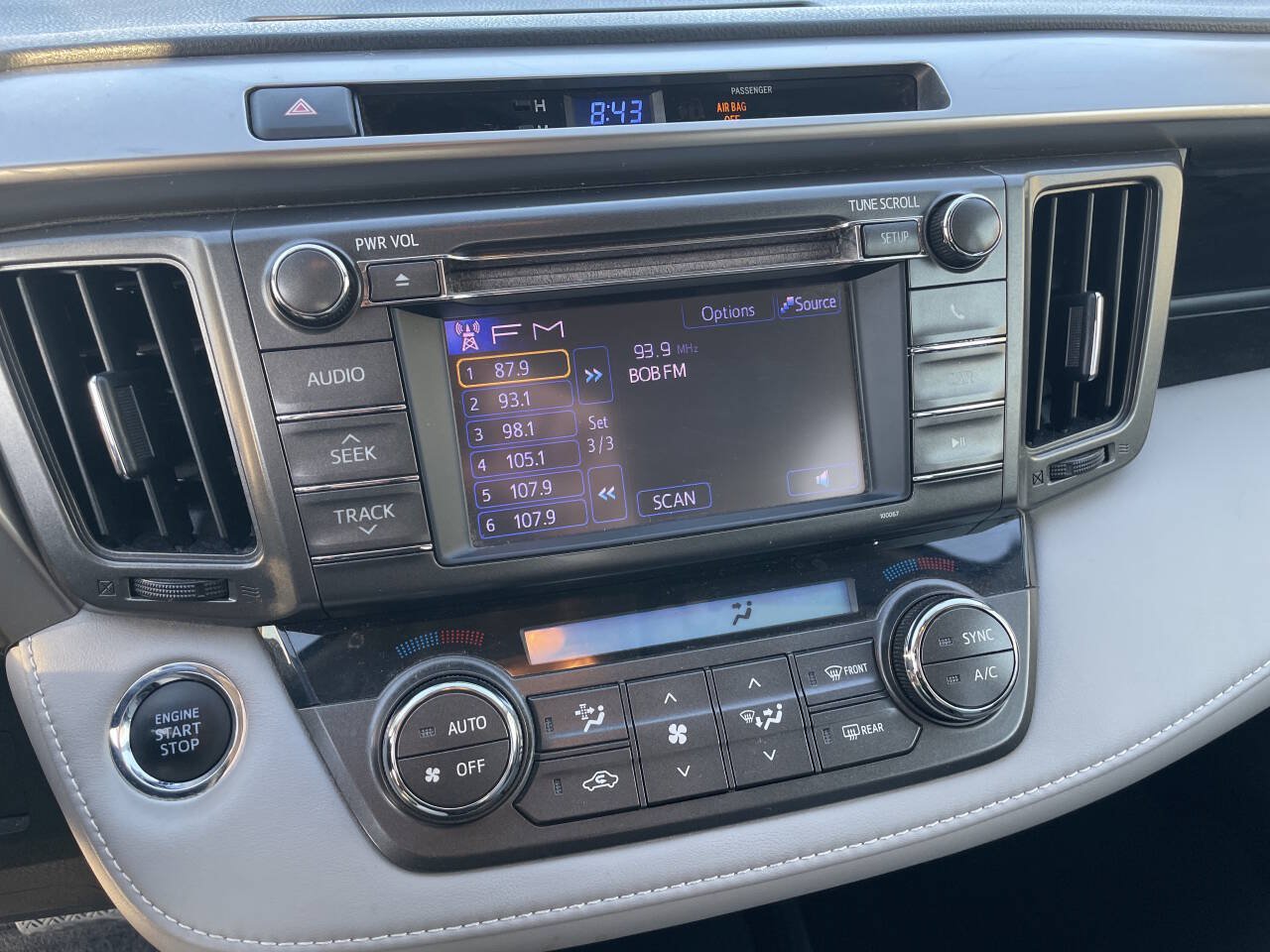 Used 2013 Toyota RAV4 Limited AWD/4WD image 18