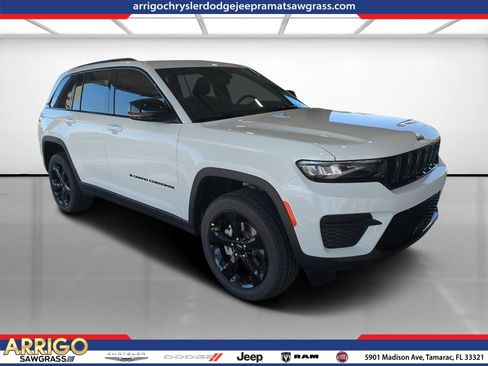 New 2025 Jeep Grand Cherokee Altitude image 1