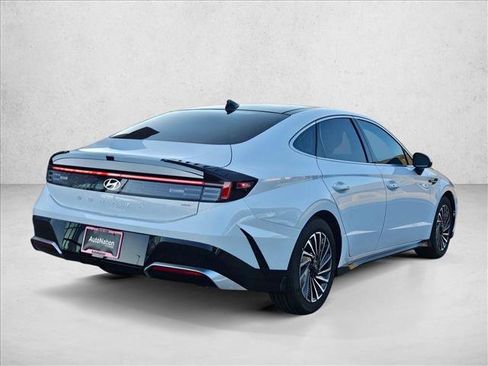 New 2026 Hyundai Sonata SEL FWD image 2