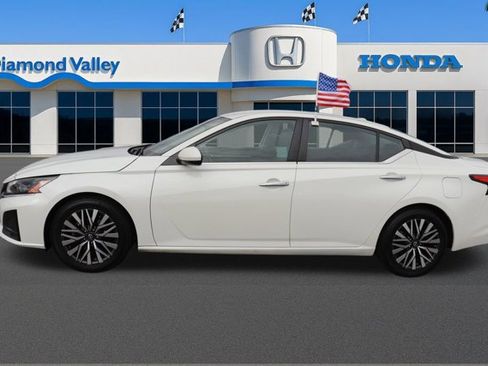 Used 2023 Nissan Altima 2.5 SV image 9