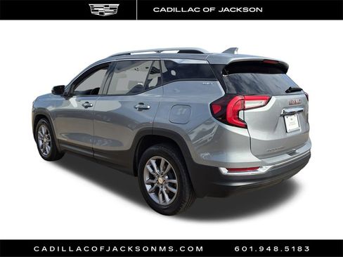 Used 2024 GMC Terrain SLT image 7