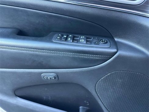 Used 2019 Jeep Grand Cherokee Limited image 17