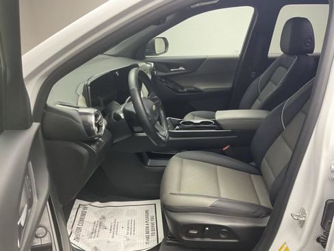 Certified 2025 Chevrolet Equinox LT w/ Convenience Package II FWD image 12