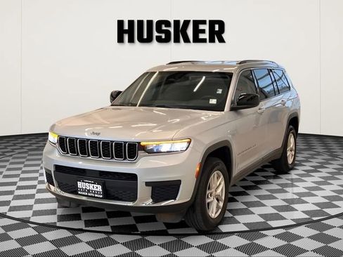 Used 2023 Jeep Grand Cherokee L Laredo AWD/4WD image 3