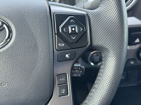 Used 2022 Toyota Tacoma TRD Sport AWD/4WD image 24