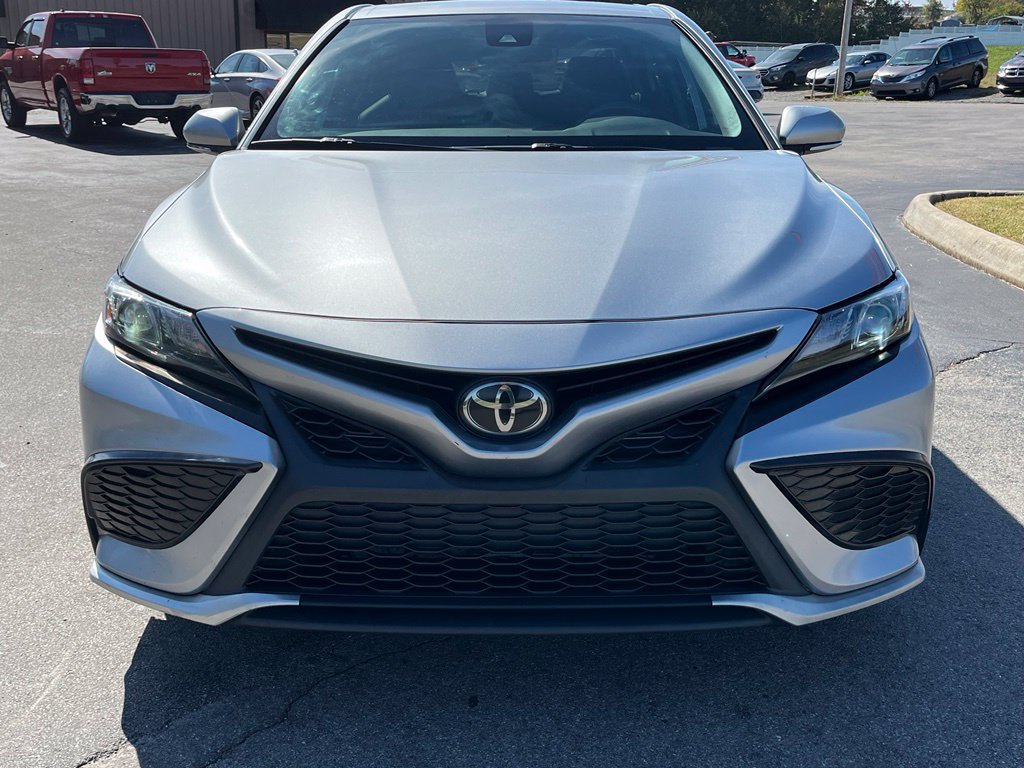 Used 2022 Toyota Camry SE FWD image 4