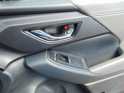 Used 2024 Subaru Crosstrek 2.5i Limited w/ Crosstrek Mirror Package image 26