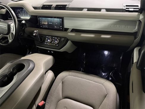 Used 2021 Land Rover Defender 90 First Edition image 33