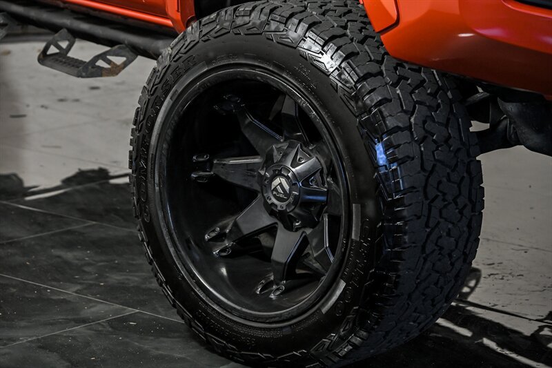 Used 2016 Toyota Tacoma TRD Sport w/ Towing Package RWD image 3