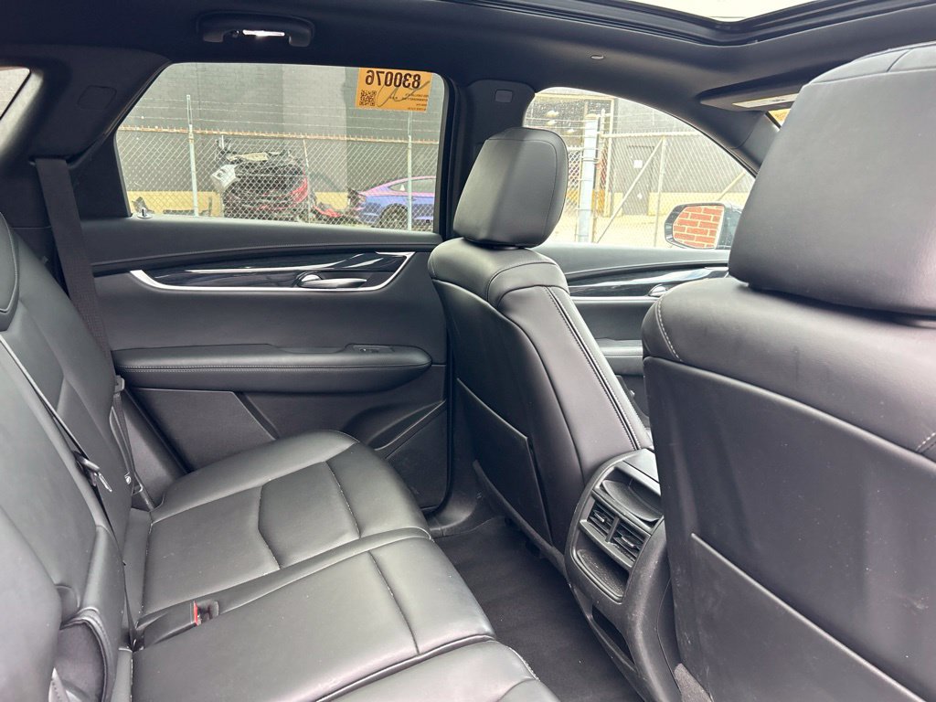 Used 2022 Cadillac XT5 Premium Luxury w/ Technology Package AWD/4WD image 11