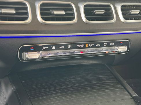 Used 2023 Mercedes-Benz GLE 350 4MATIC w/ AMG Line Exterior image 16