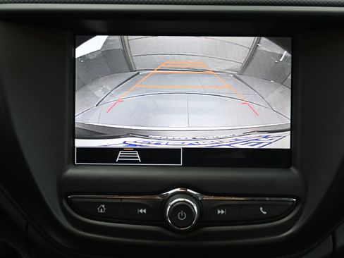 Used 2023 Chevrolet TrailBlazer LT FWD image 17