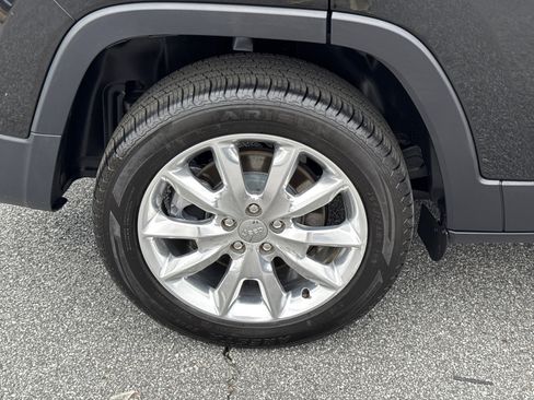 Used 2016 Jeep Cherokee Limited w/ Technology Group image 17