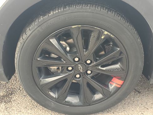 Used 2023 Chevrolet Bolt EUV LT w/ Convenience Package FWD image 11